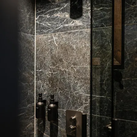 Thebridge29 Boutique Bréda